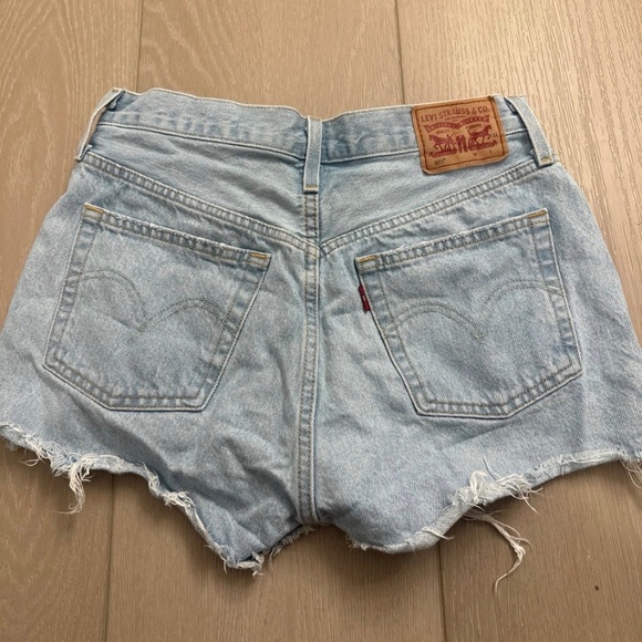 Levi’s 501 shorts size 28 - Picture 2 of 5